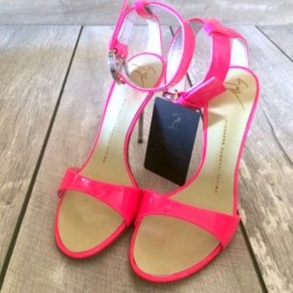 🎉Host Pick🎉NEW Giuseppe Zanotti Pink /Wh. Sandal - Picture 11 of 14